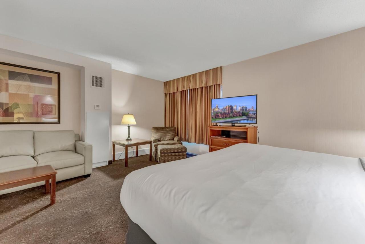 צ'יקטווואגה Buffalo Airport Hotel מראה חיצוני תמונה