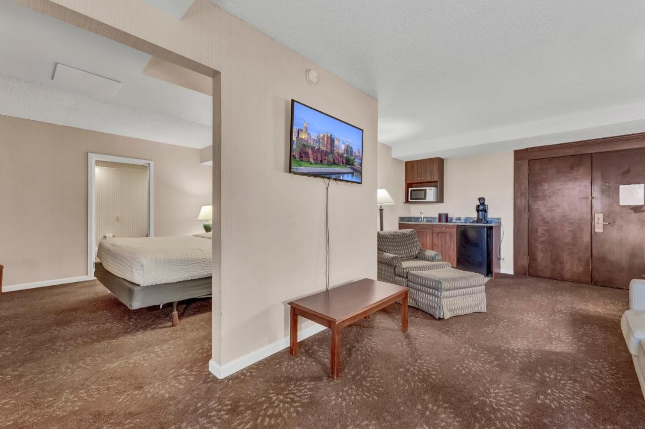 צ'יקטווואגה Buffalo Airport Hotel מראה חיצוני תמונה