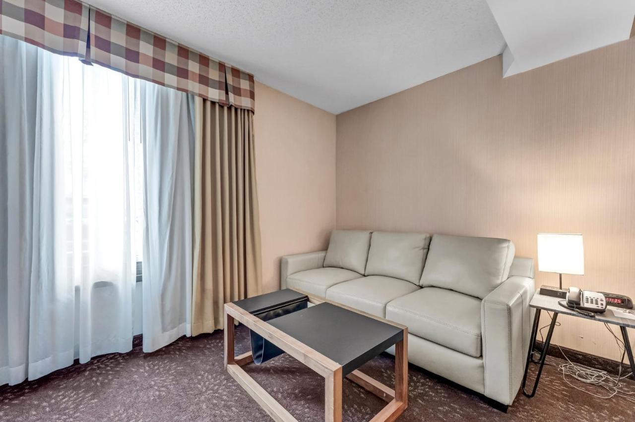 צ'יקטווואגה Buffalo Airport Hotel מראה חיצוני תמונה