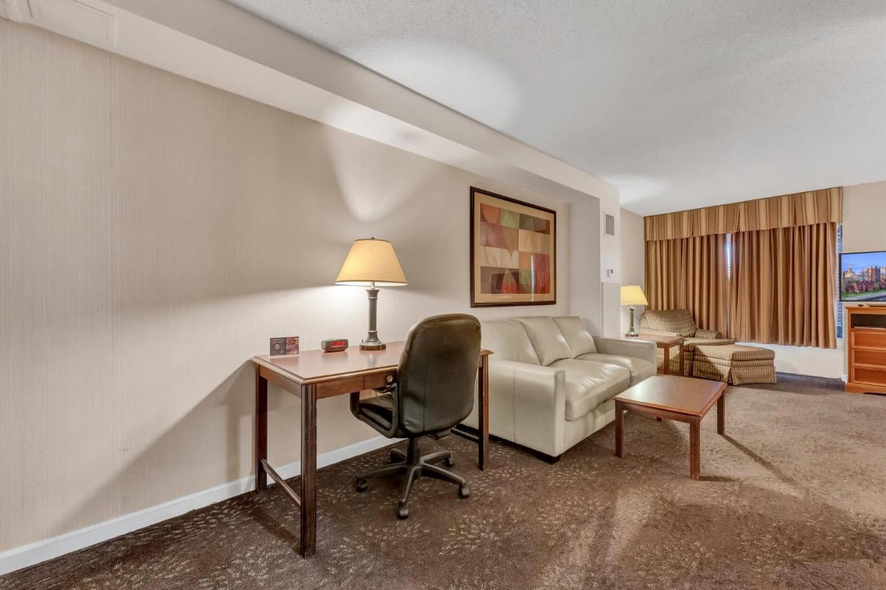צ'יקטווואגה Buffalo Airport Hotel מראה חיצוני תמונה